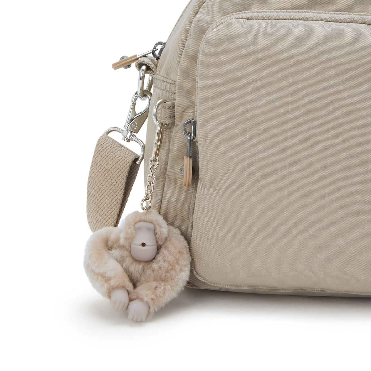 حقيبة كتف متوسطة الحجم من Kipling Cool Defea Signature باللون البيج المنقوش I6017-96A