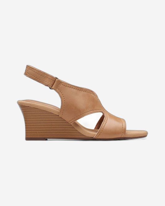 Clarks Kyarra Aster - Sandals - Light Tan Lea - 261712325 - E Width (Wide Fit)