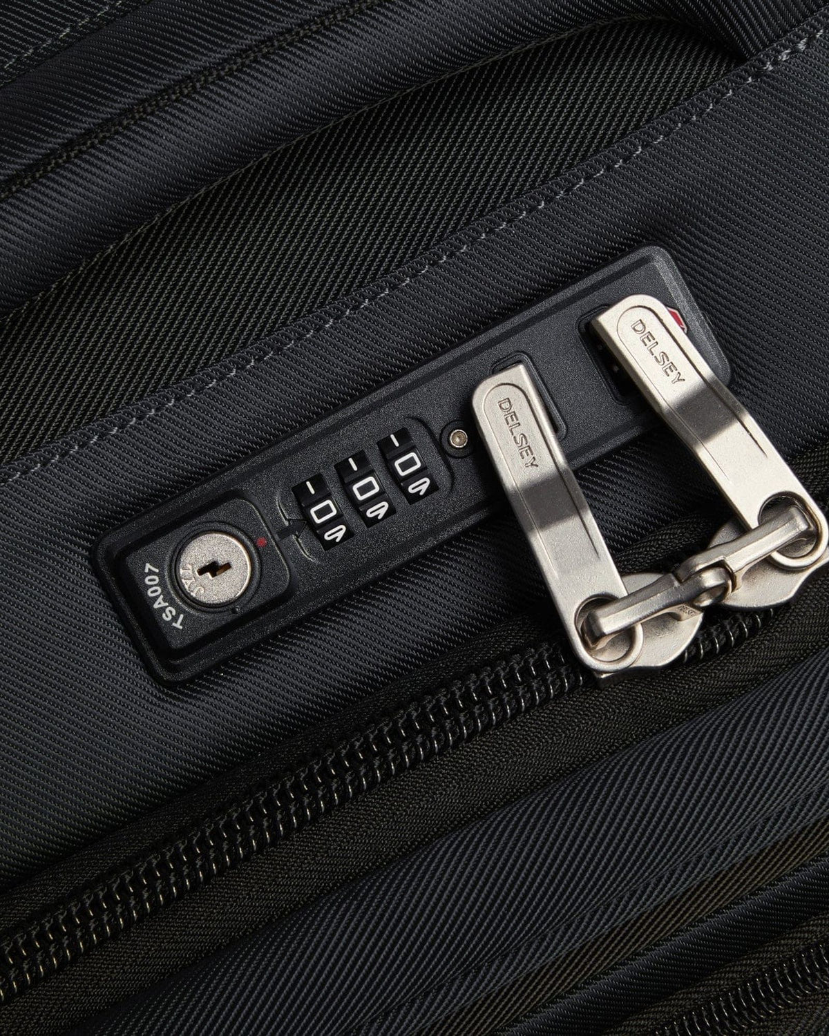 حقيبة أمتعة Delsey Paris Sky Max 2.0 قابلة للتوسيع 55 سم سوداء