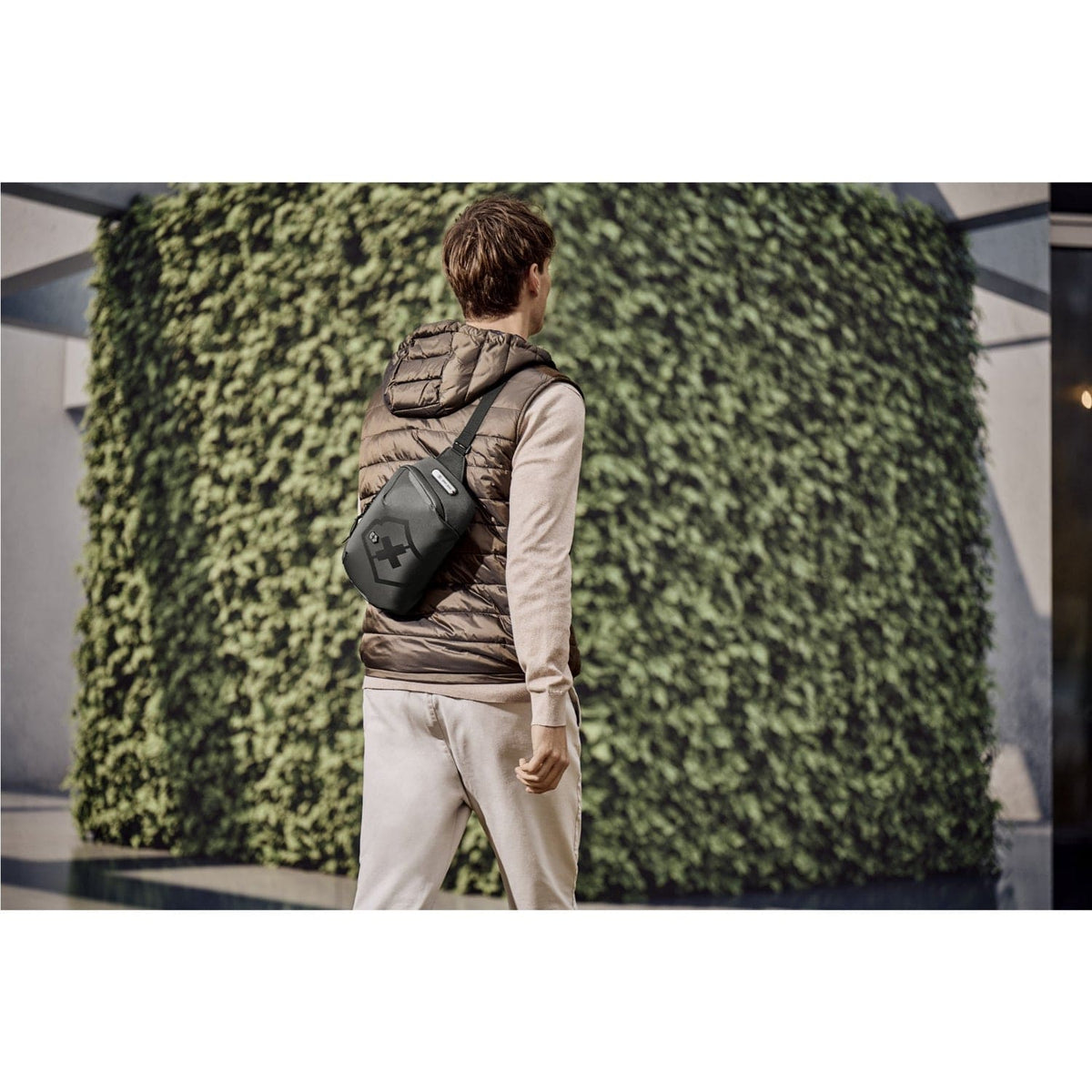 Victorinox Touring 2.0 حقيبة حمالة أسود