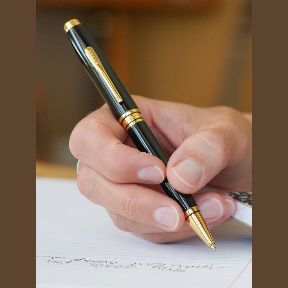 قلم حبر جاف كروس كوفنتري أسود لامع مع لمسات ذهبية - AT0662G-11