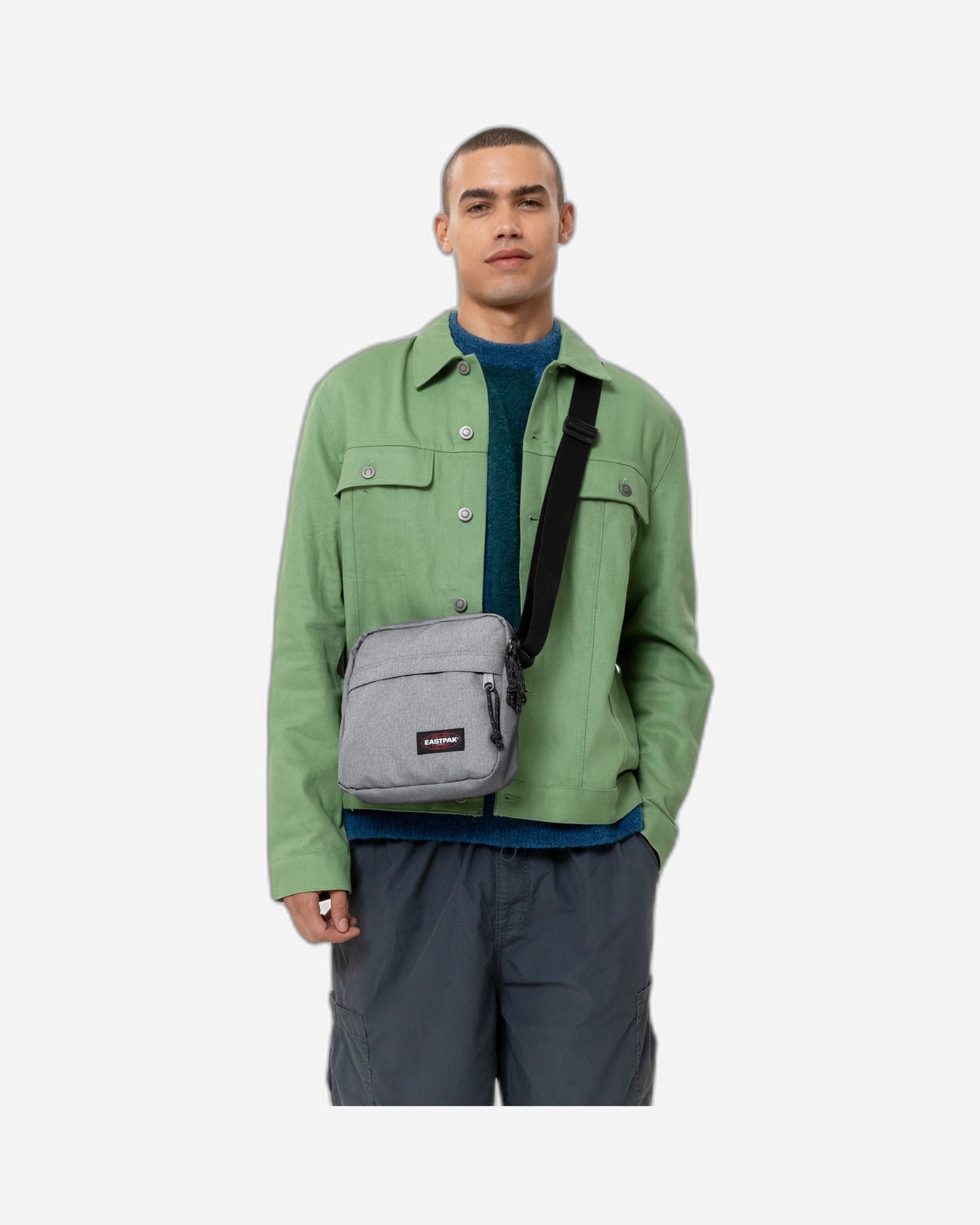 Eastpak The Bigger One حقيبة كروس كبيرة بلون رمادي "صنداي غراي"
