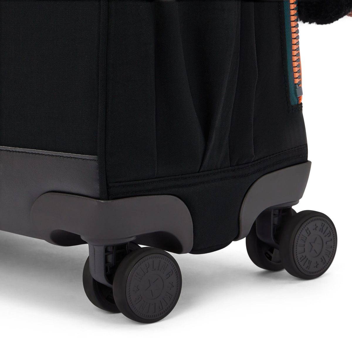 حقيبة Kipling New Storia Tree House Bl ذات العجلات الكبيرة I4050-8LB