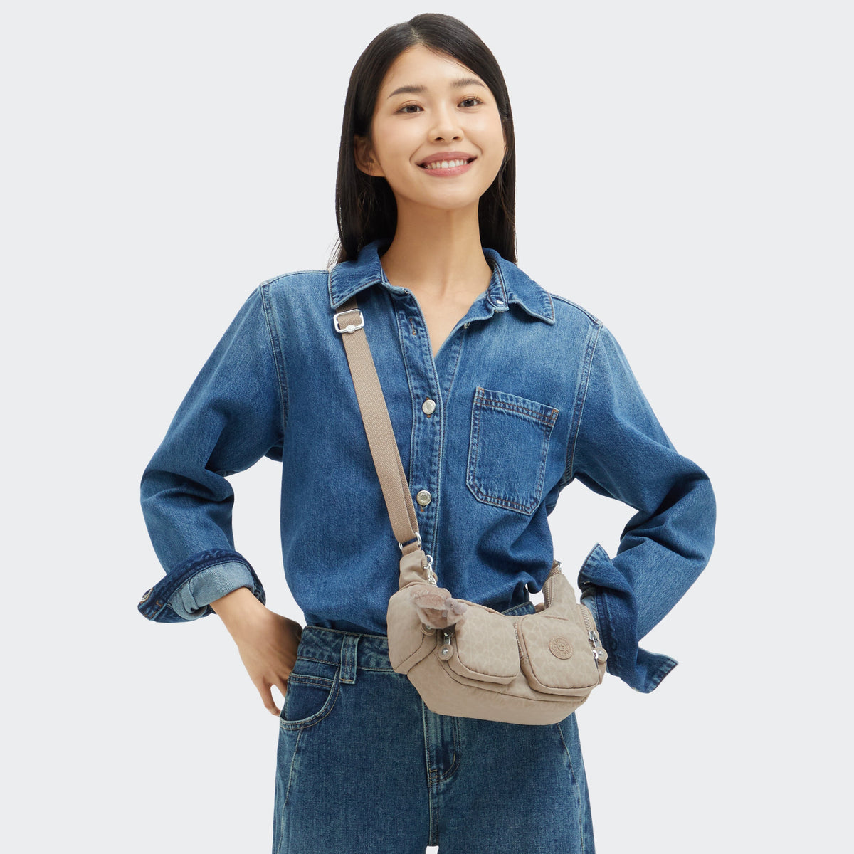 حقيبة كتف صغيرة Kipling Rikka Mini Sign Beige Embed I7005-96A
