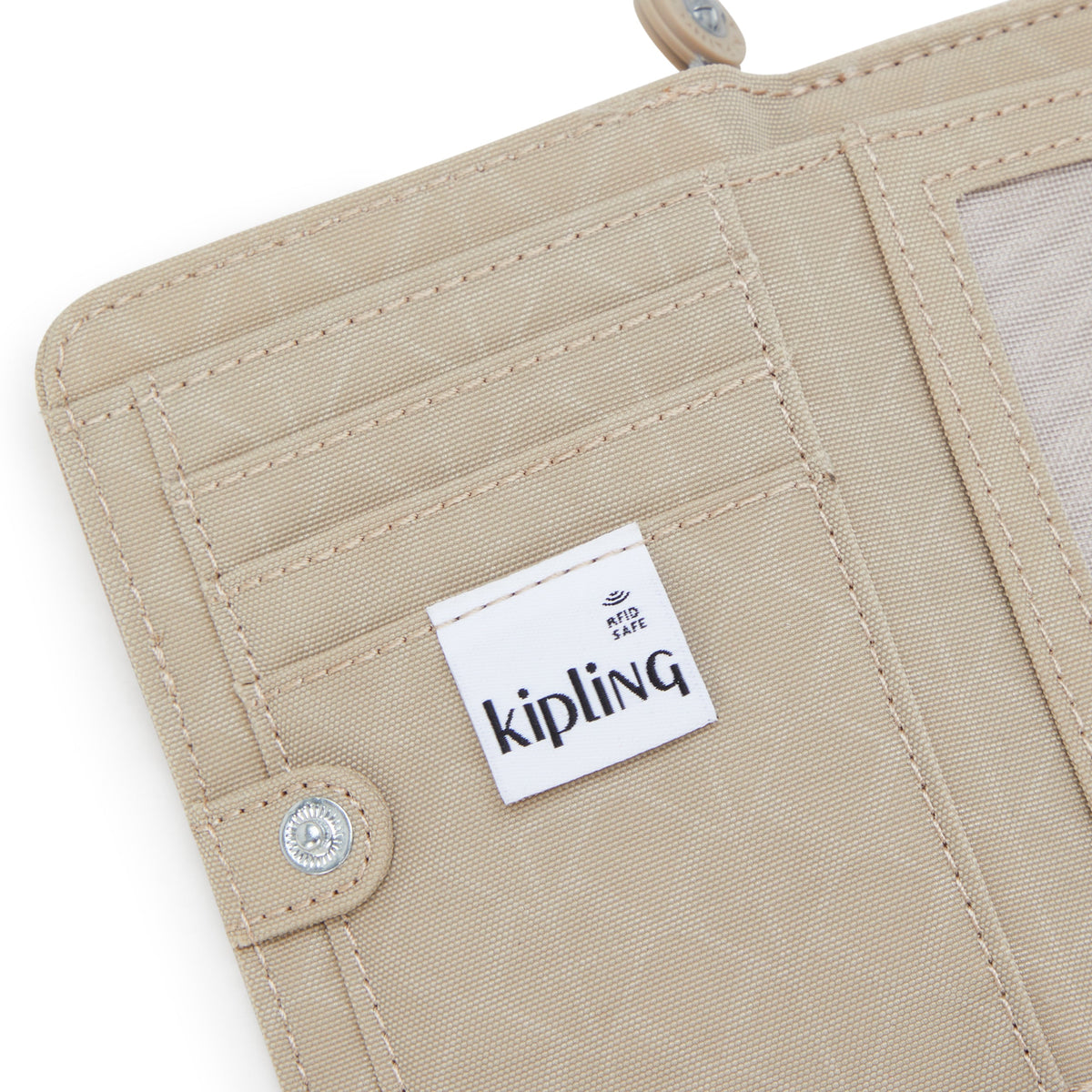 محفظة Kipling Money Love Signature متوسطة الحجم منقوش عليها شعار بيج I7276-96A
