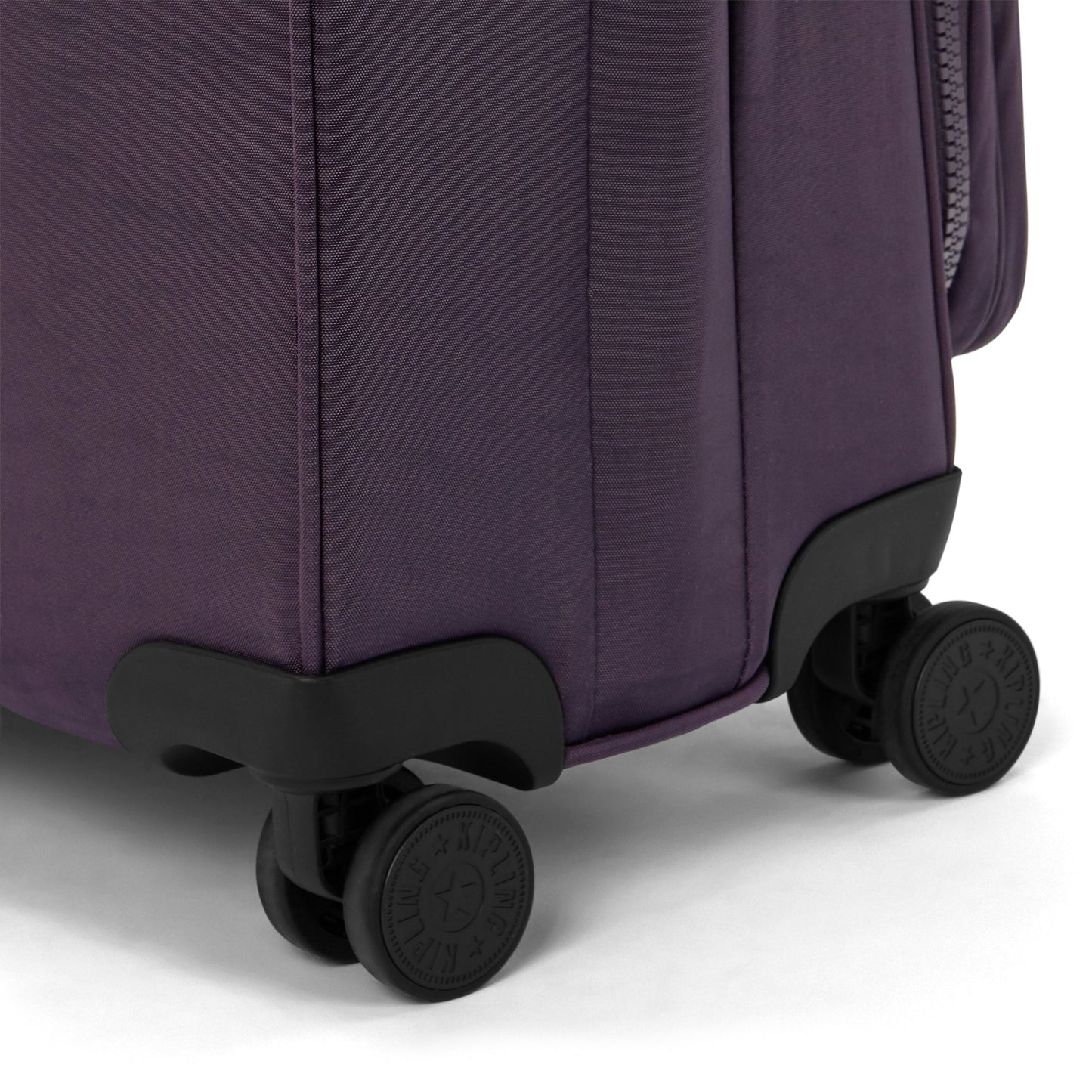 حقيبة Kipling New Youri Spin M Ultimate Plum متوسطة الحجم قابلة للتمدد I7706-67U