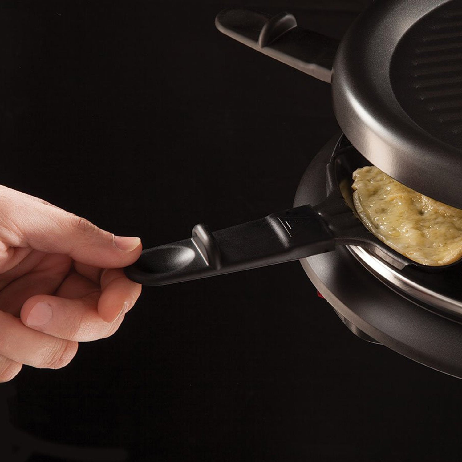 Russell Hobbs Occasions 8 Pan Raclette - 21000 - Jashanmal Home